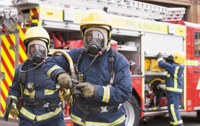 спасатели пожарной службы