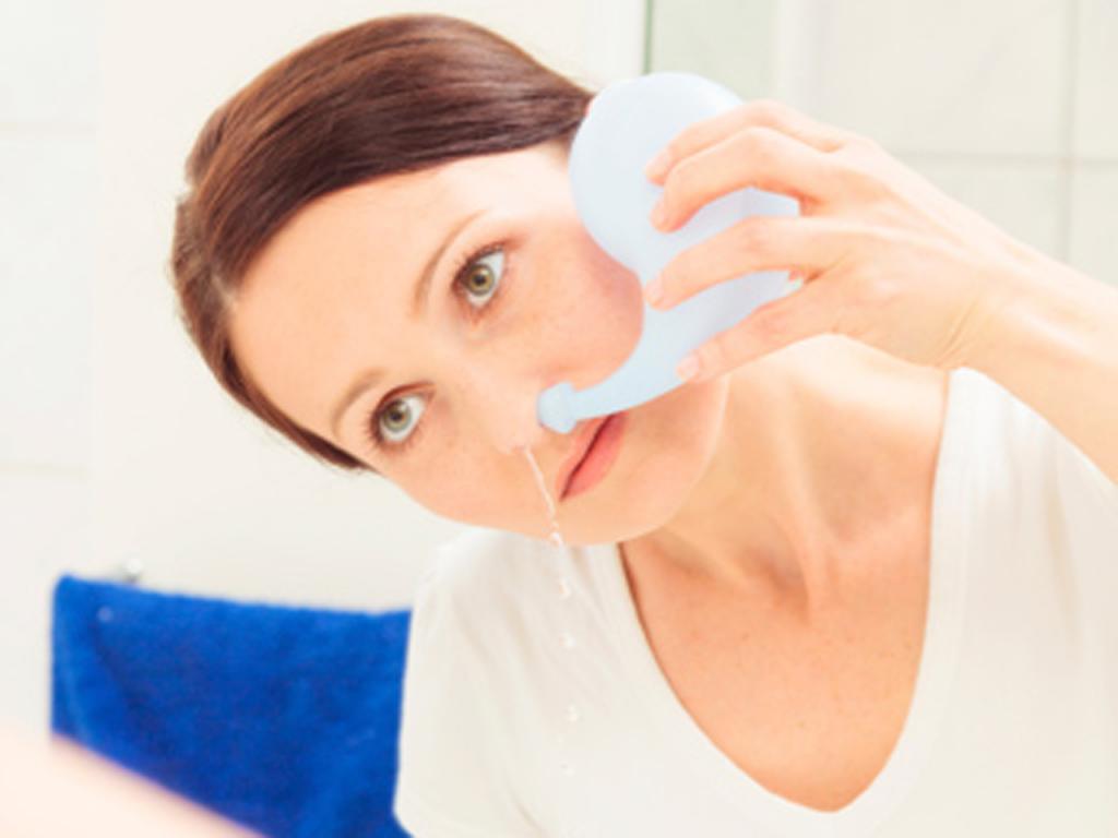 Промывание носа раствором из "Гидроперита"