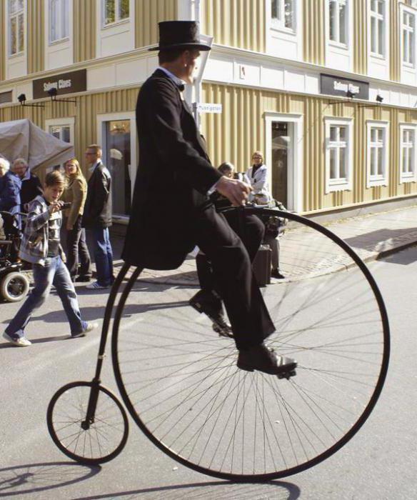 велосипед с большим передним колесом 