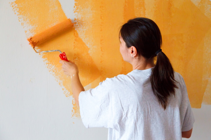 как покрасить стены в квартире
