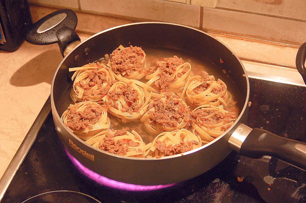 Рецепты С Макаронами Гнездами На Сковороде