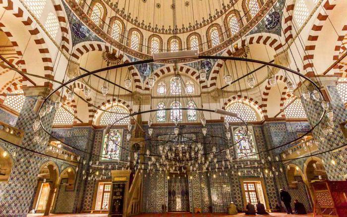 мечеть рустема паши в стамбуле