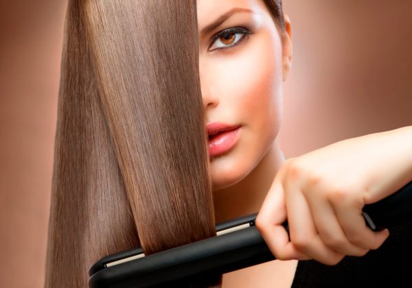 Несколько способов, как выпрямить кудрявые волосы