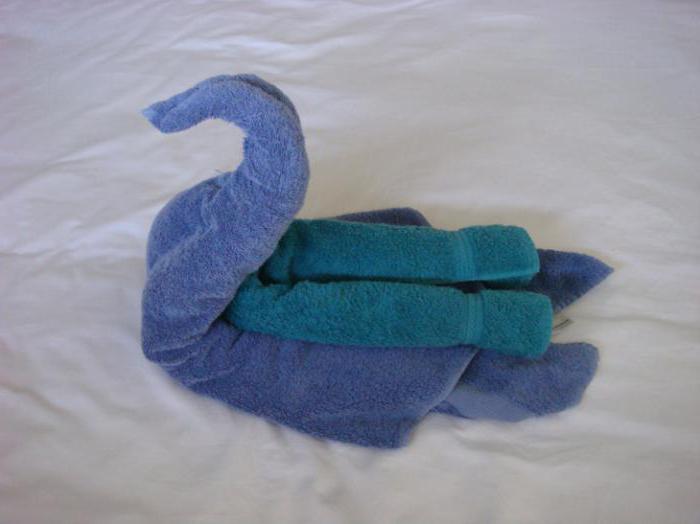 как сделать лебедя из полотенца пошагово