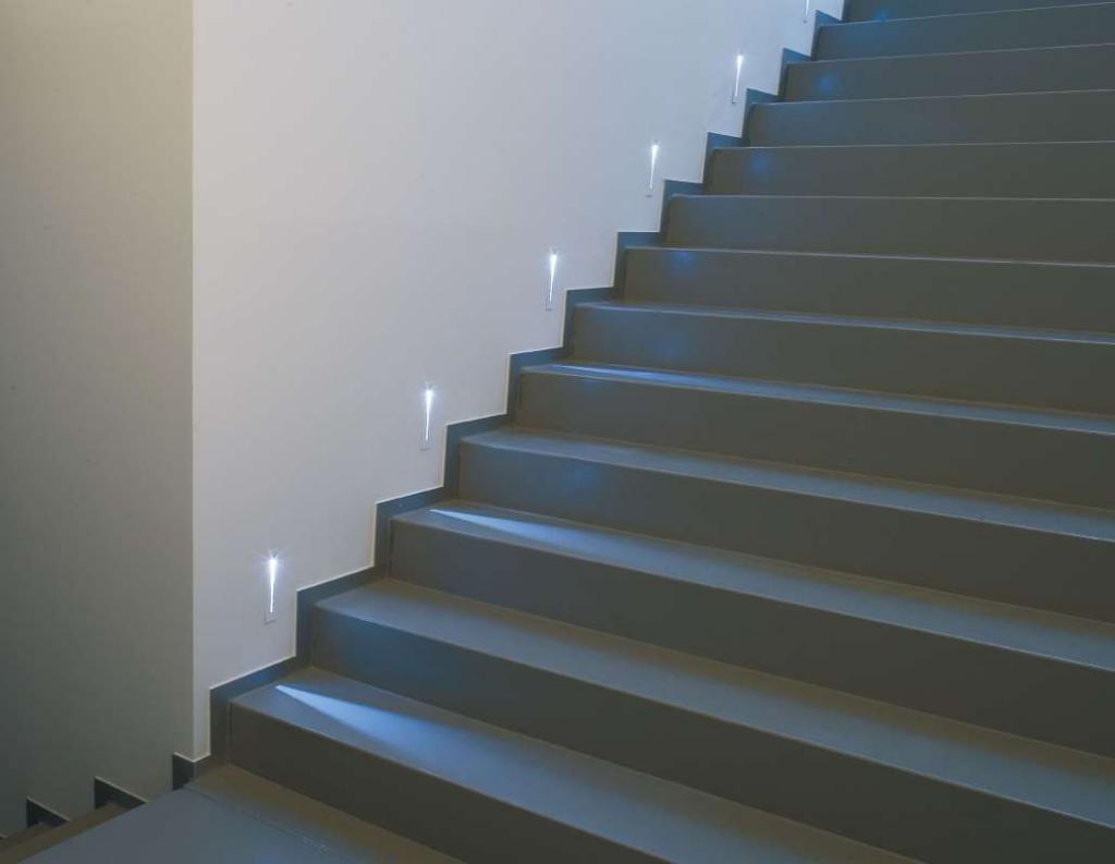 подсветка лестницы на ступенях с датчиком