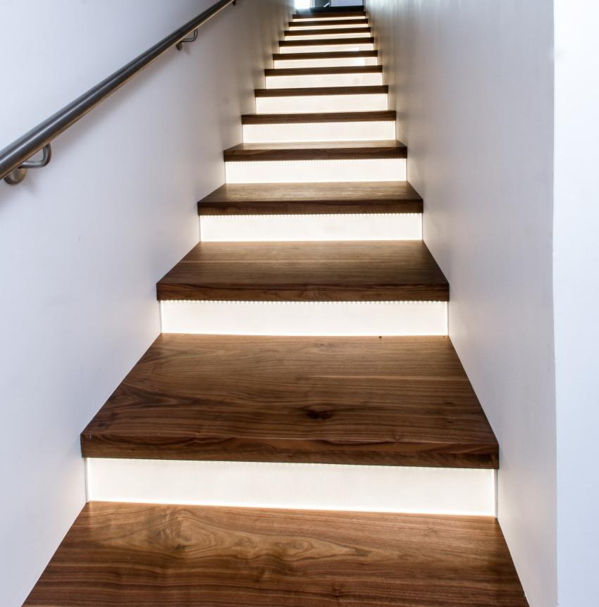 подсветка лестницы на ступенях с датчиком движения
