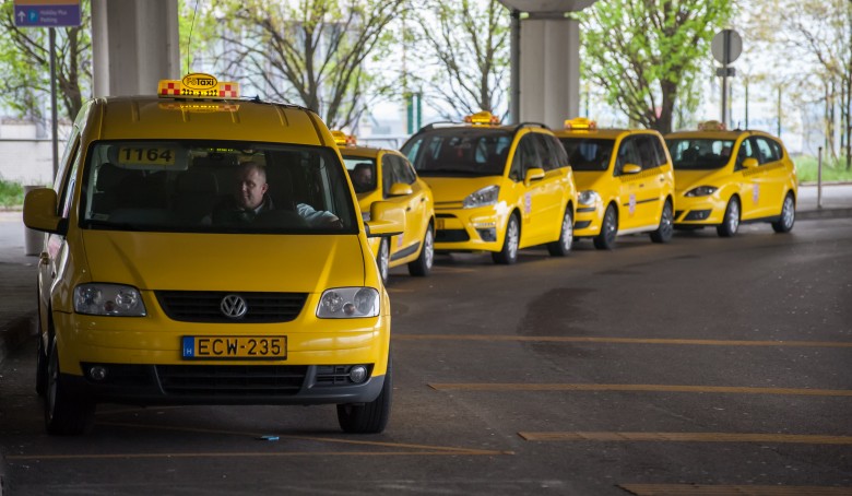 сколько стоит лицензия на такси