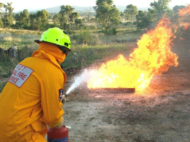 использование пенного огнетушителя