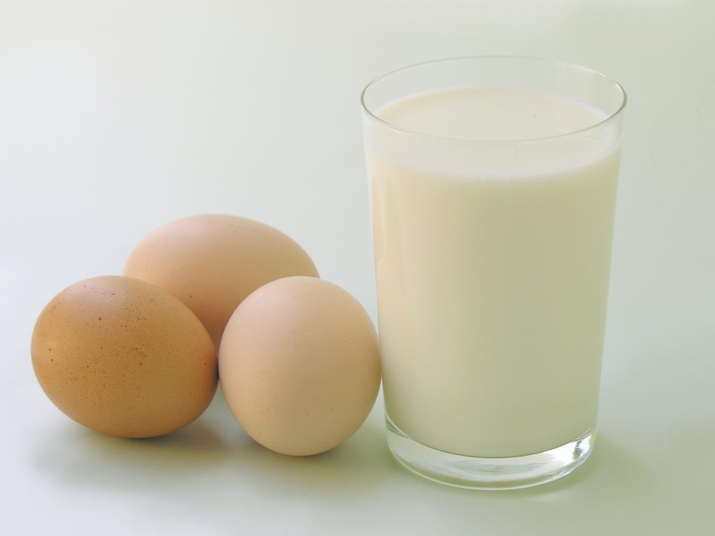 яйца с молоком