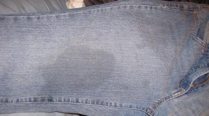 Удалить старое жирное пятно на джинсах фото