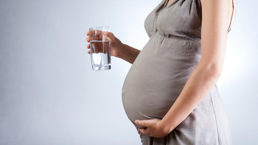 можно ли пить минеральную воду при беременности