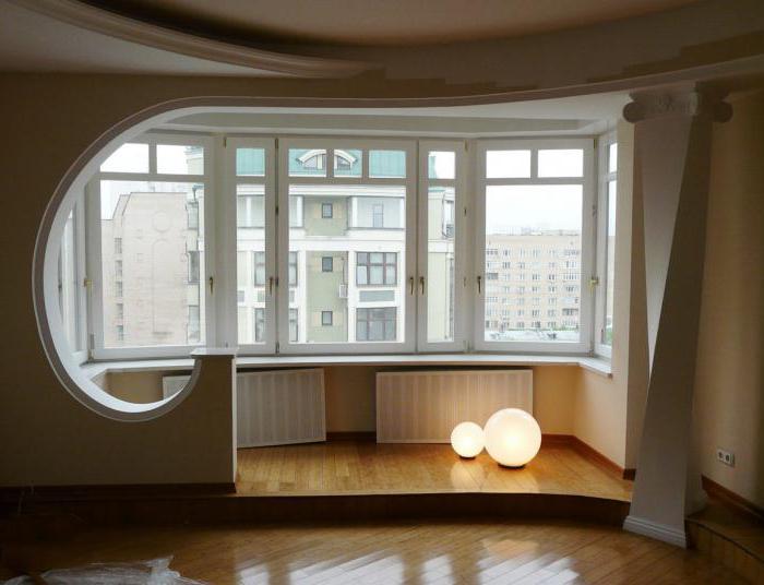 Дизайн спальни гостиной с балконом