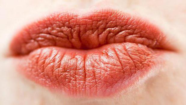 Как создать эффект зацелованных губ