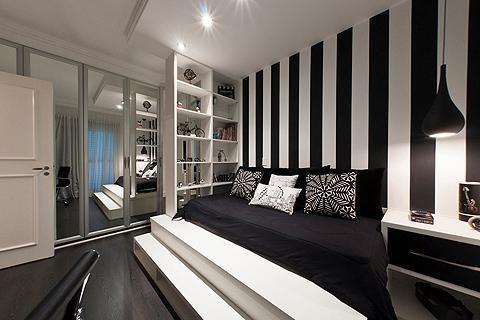черно белый потолок в спальне