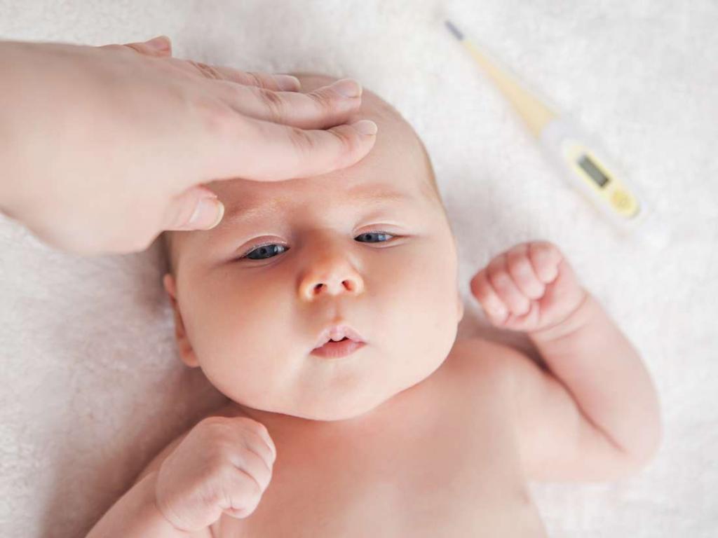 Рвота у новорожденного после кормления: причины, лечение, профилактика