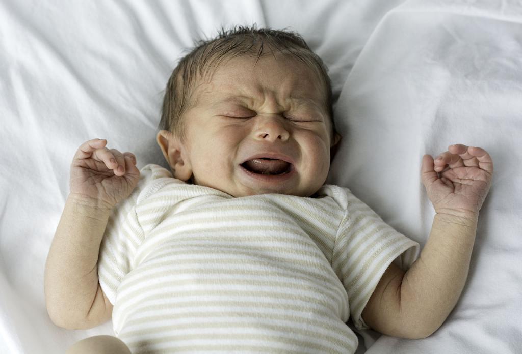 Младенец плохо спит ночью: что делать, причины, методы коррекции сна, советы педиатров