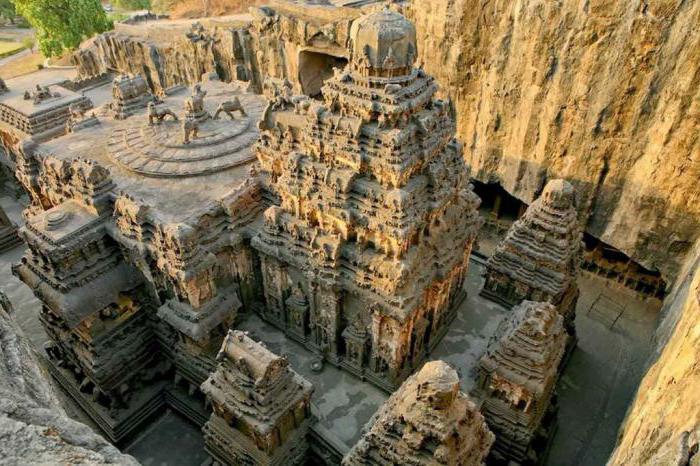 каким образом архитектурные формы индуистского храма