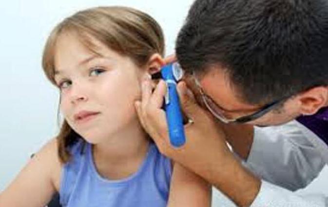 Выделения из уха у ребенка