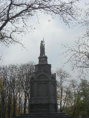 памятник князю Владимиру в Киеве фото