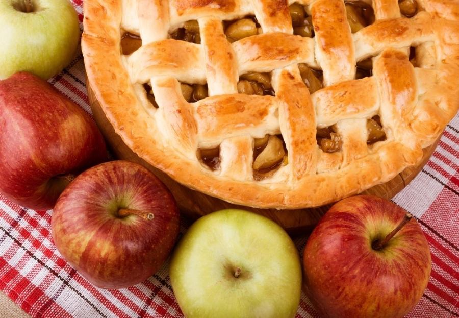 Яблочный пирог - украшение