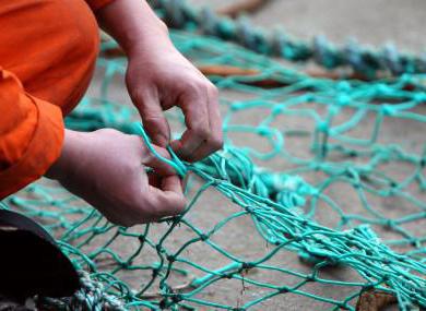 вязание рыболовных сетей