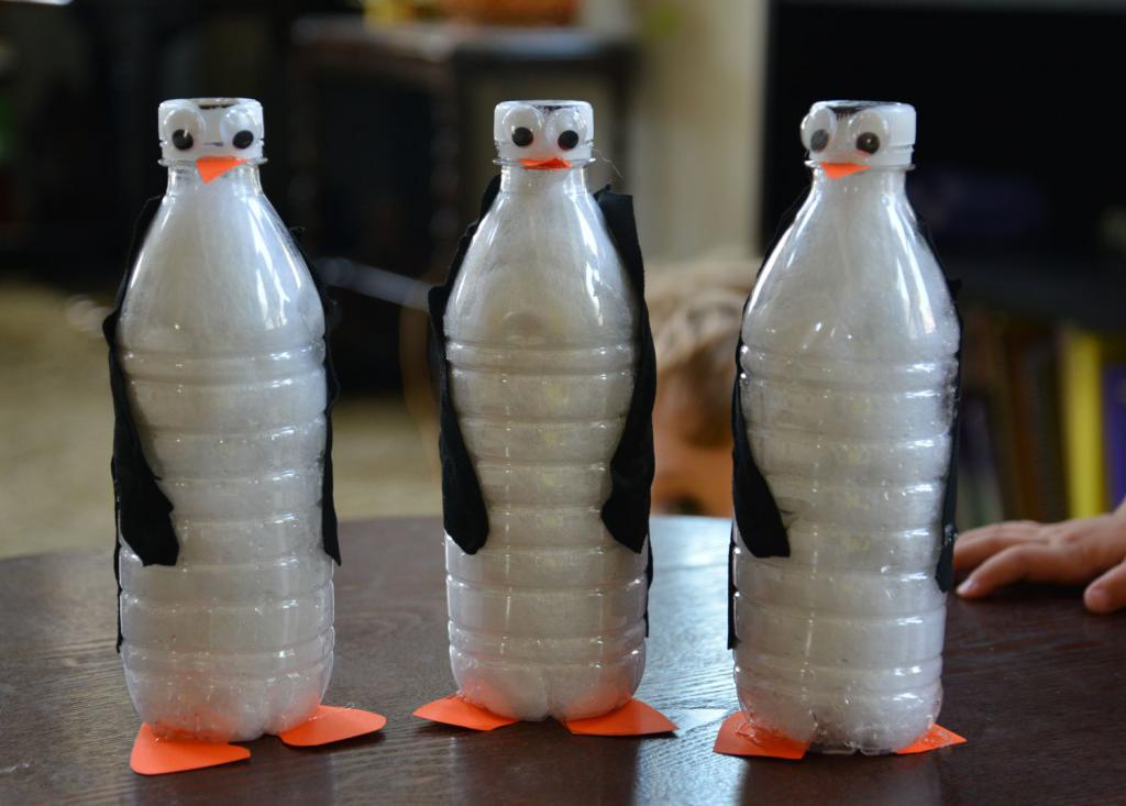 Пингвины из пластиковых бутылок