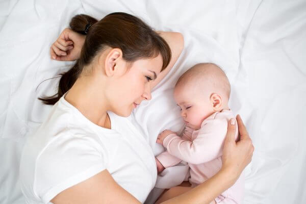 Как отучить ребенка от укачивания перед сном: эффективные методы, особенности и отзывы