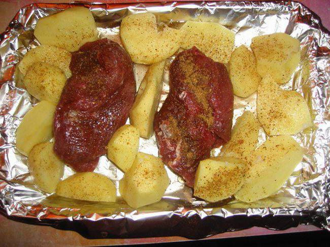 картошка с салом в духовке на протвине