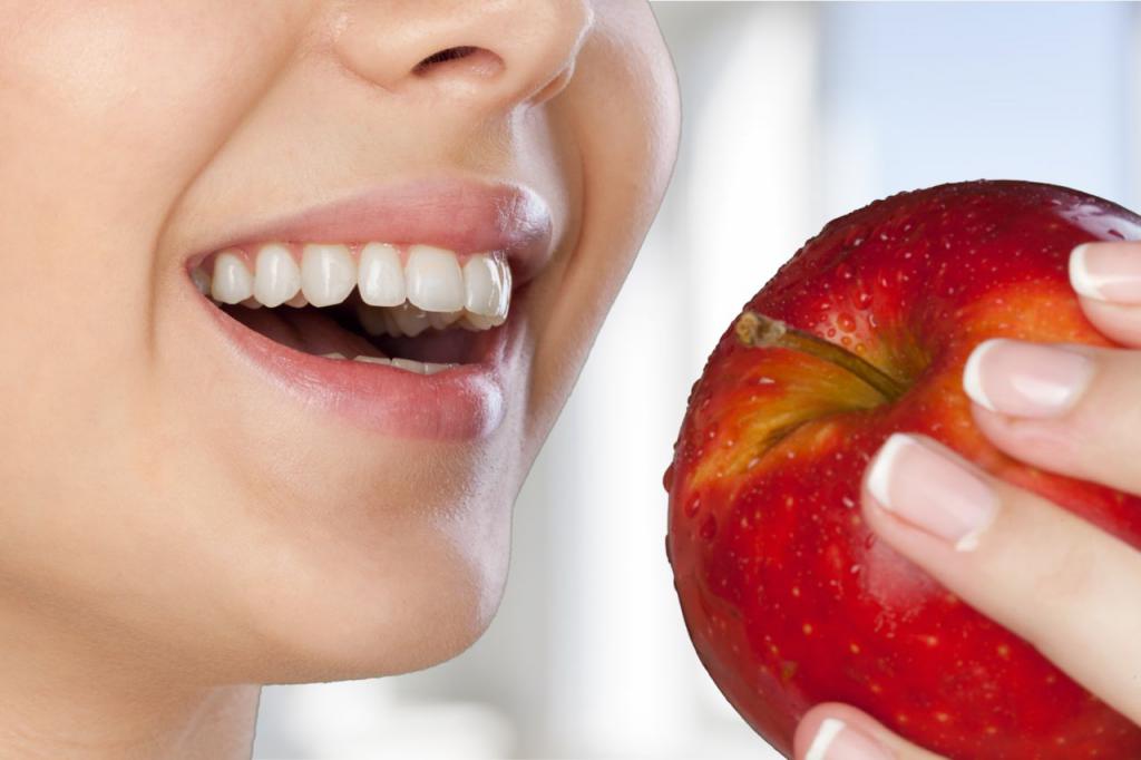 Какие продукты отбеливают зубы