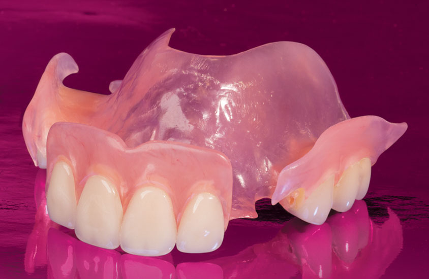 Как хранить зубные протезы съемные