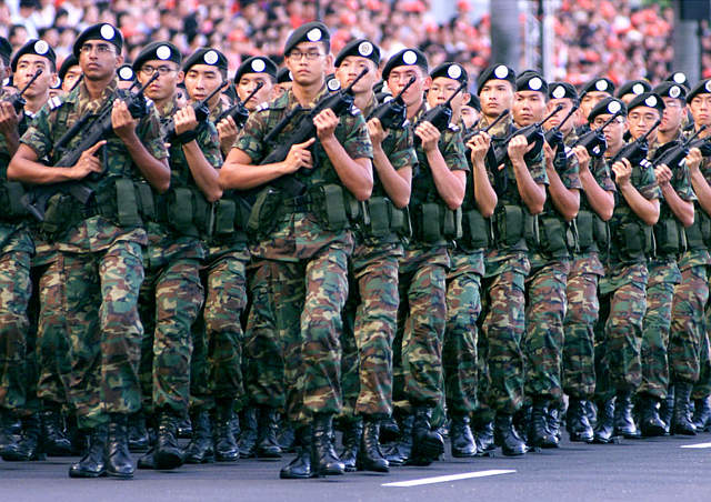 строевая подготовка вооруженных сил сингапура