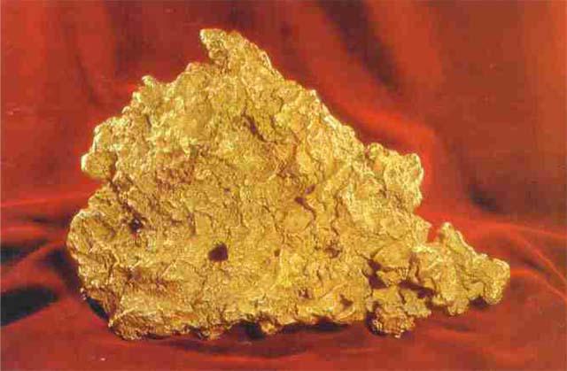самый большой самородок золота в мире вес
