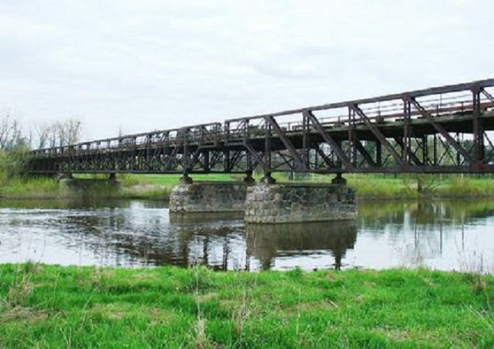 мост через реку преголя