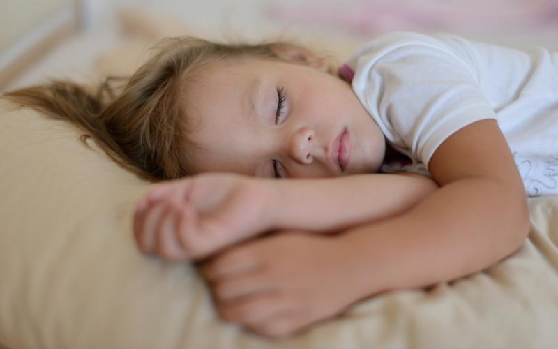 Сколько часов спит ребенок в 2 года
