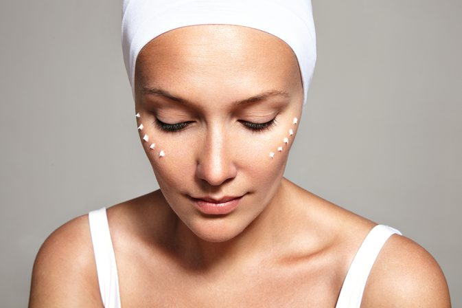 Гепариновая мазь для лица: инструкция по применению, отзывы косметологов. Гепариновая мазь от морщин вокруг глаз