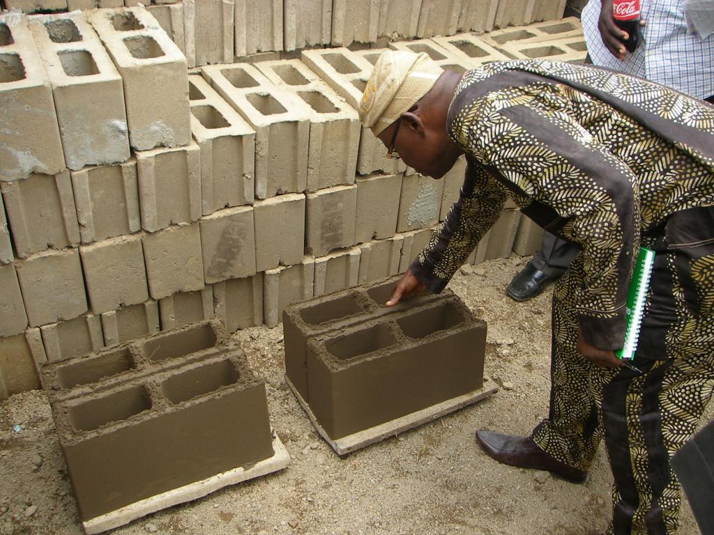 Цементные блоки из м300