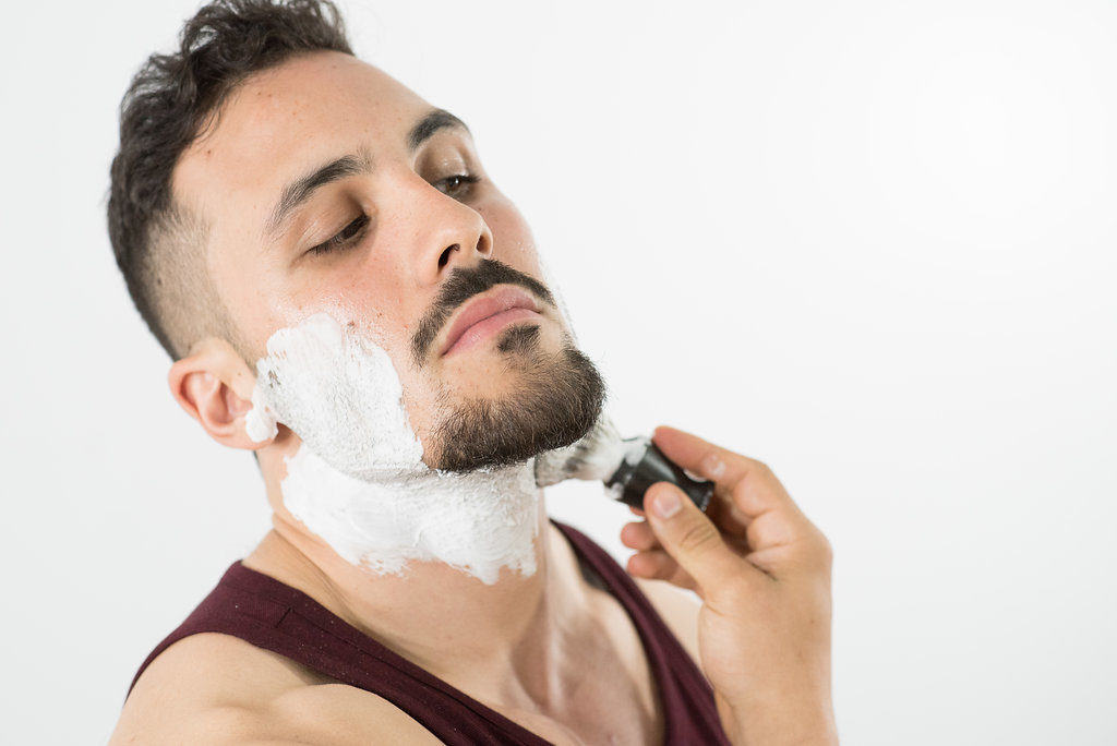 Почему шелушится кожа на лице у мужчин? Причины, лечение и профилактика