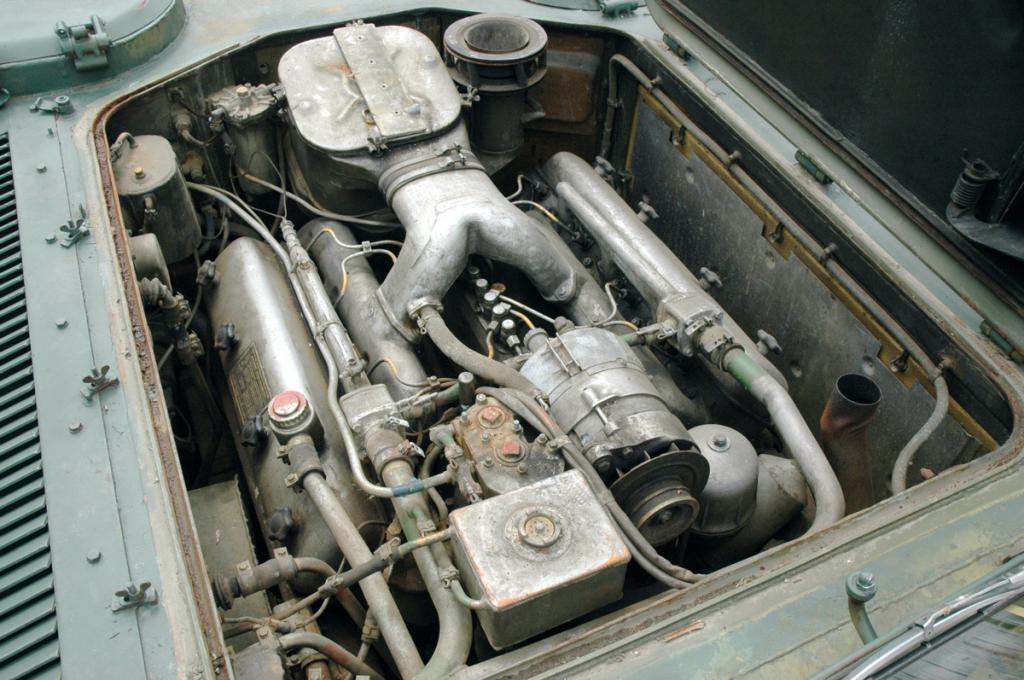 Двигатель ЯМЗ 238, установленный в кузове