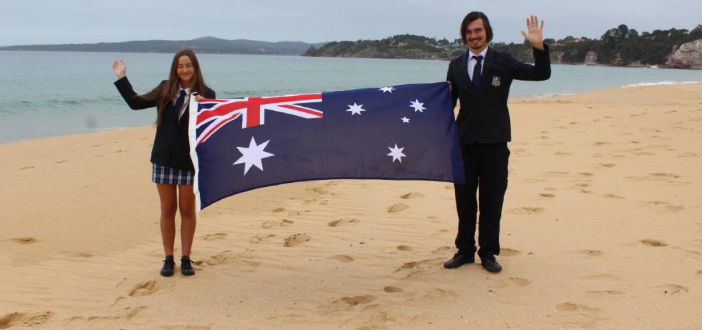 парень и девушка с флагом Австралии