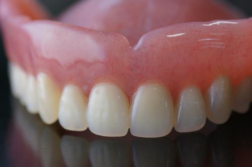 какие бывают зубные протезы