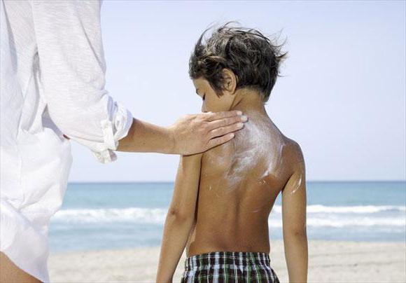 ребенок обгорел на солнце что делать комаровский