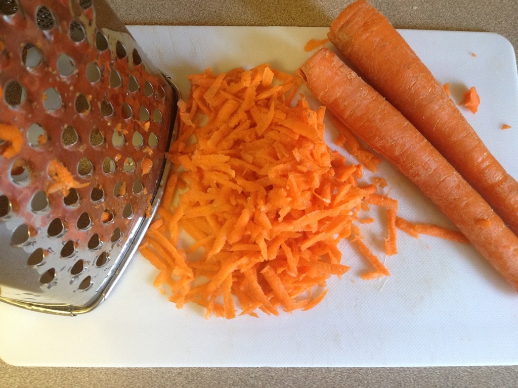 Натертая на терке морковь