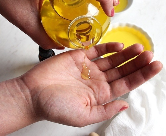 Льняное масло для тела: способы применения, польза, отзывы