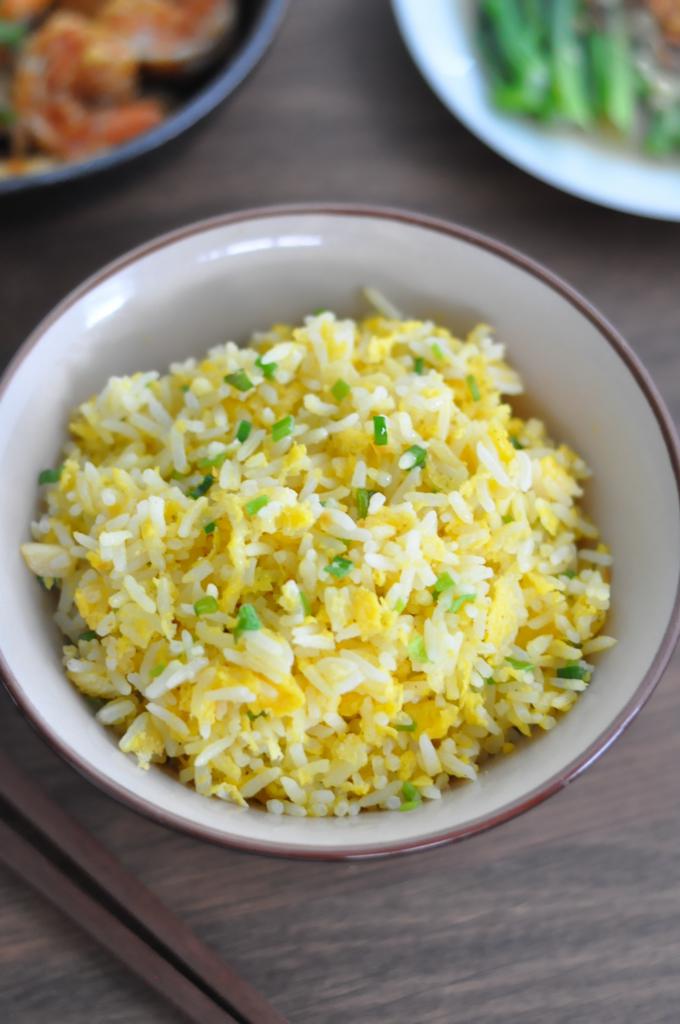 рис с яйцом по китайски с овощами