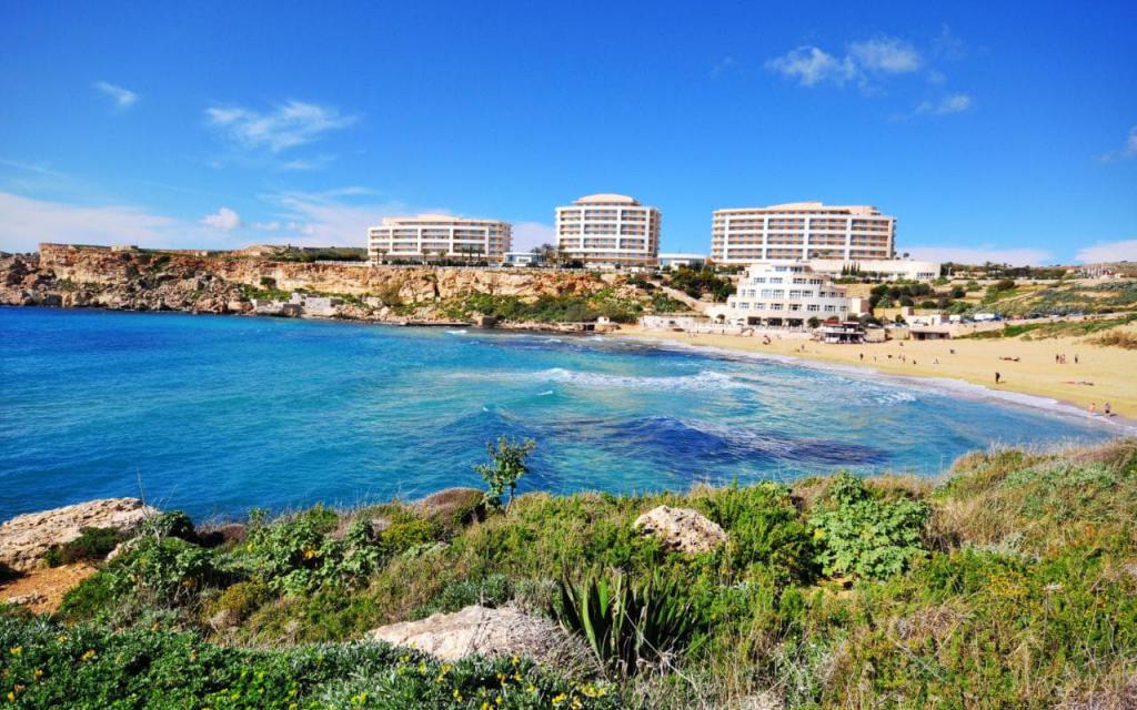 Гостиницы Мальты со своим пляжем