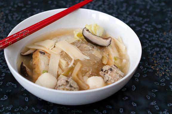 Китайский суп с фунчозой