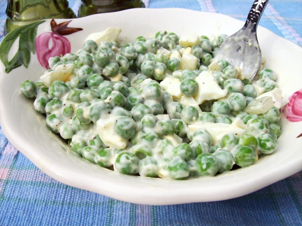 Рецепт салата из зеленого горошка