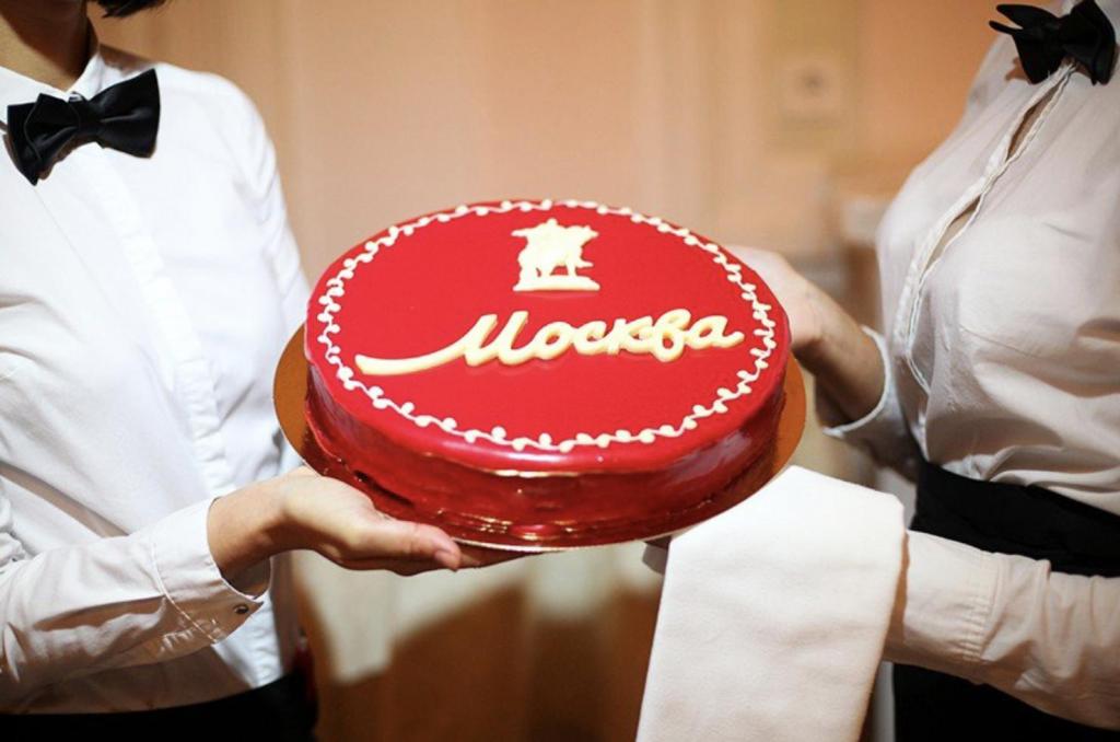 Торт "Москва": отзывы, состав и калорийность