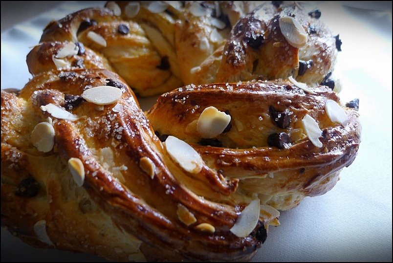 Эстонская выпечка с орехами и изюмом