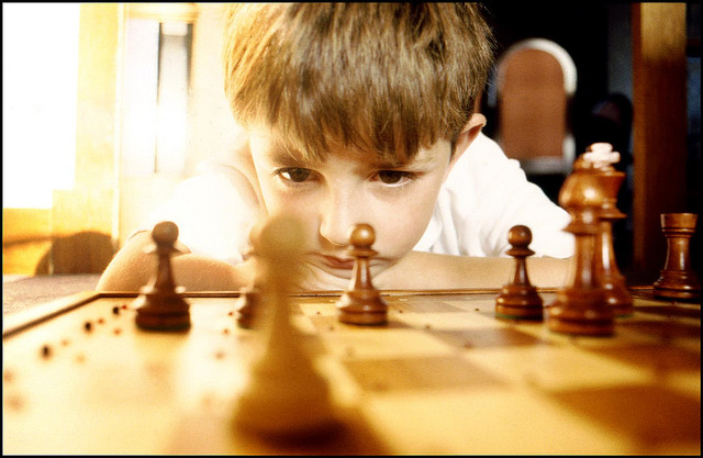 С детьми можно играть в шахматы
